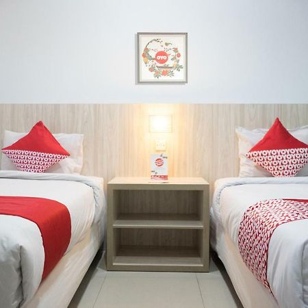 Oyo 1253 Hotel Wisata Jambi Buitenkant foto