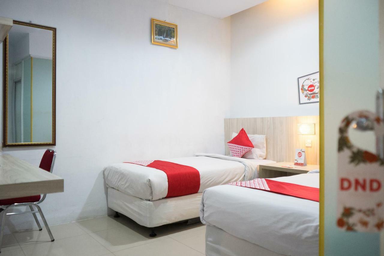 Oyo 1253 Hotel Wisata Jambi Buitenkant foto